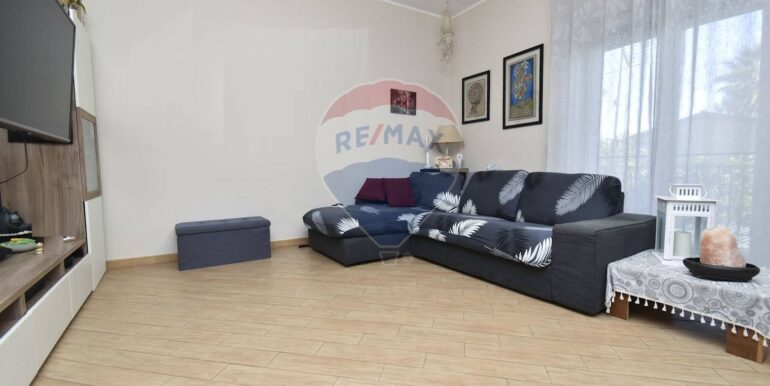 20251007114854-992066-9