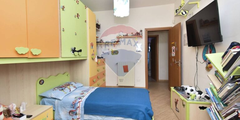 20251007114905-992066-12