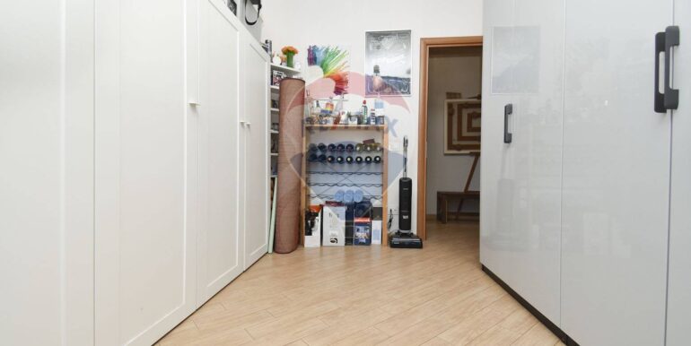 20251007114950-992066-23