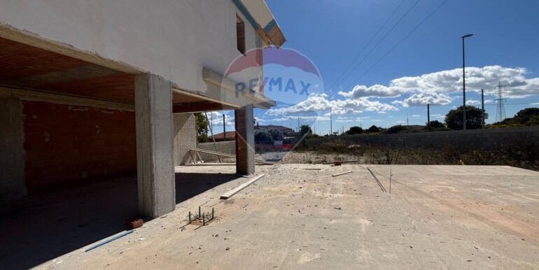 20251007215439-992348-11