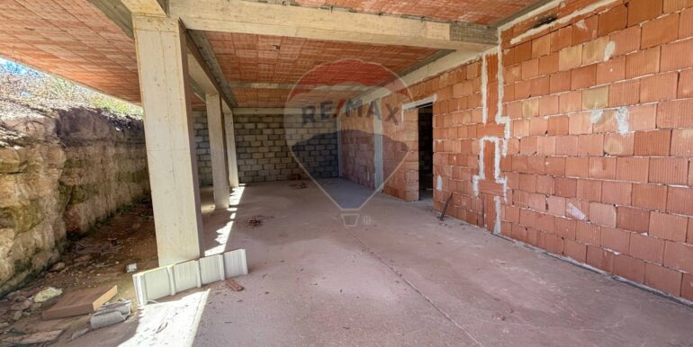 20251007215520-992348-14