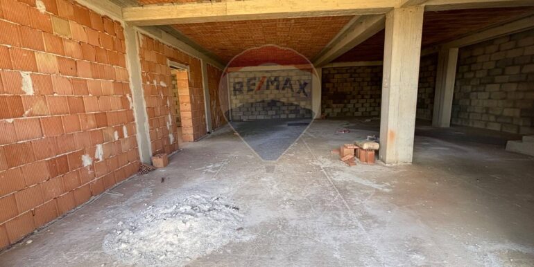 20251007215535-992348-16