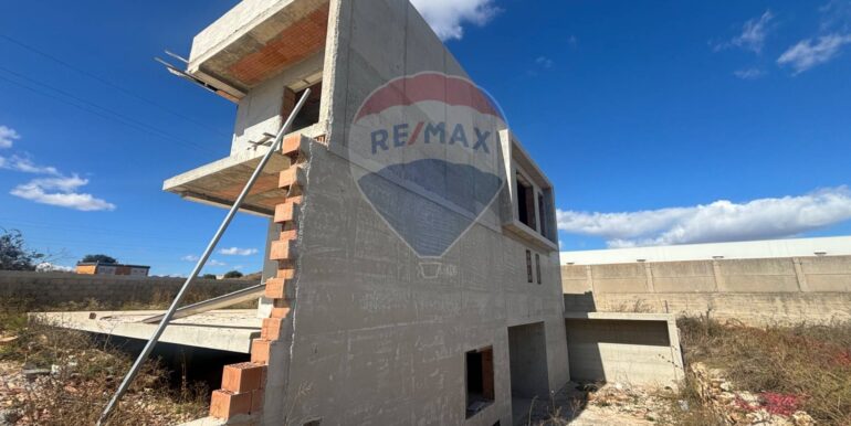 20251007215611-992348-21