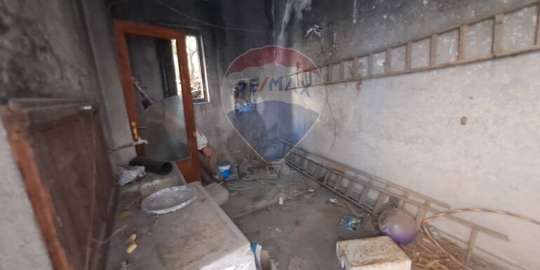 20251007222155-987669-11