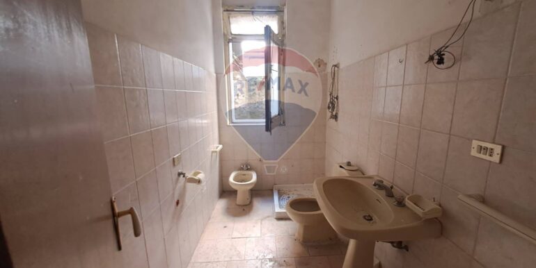 20251007222205-987669-15