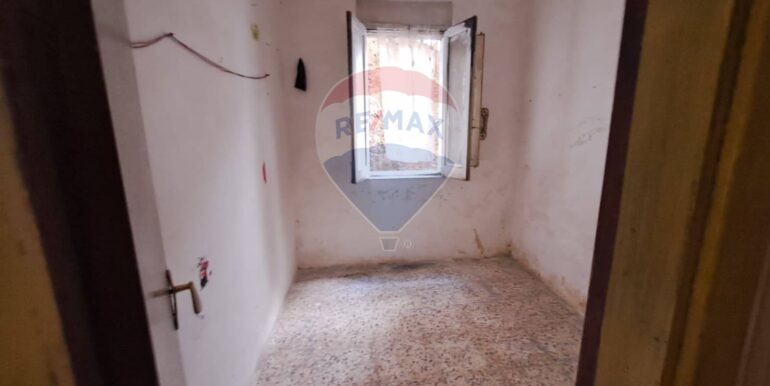 20251007222214-987669-19