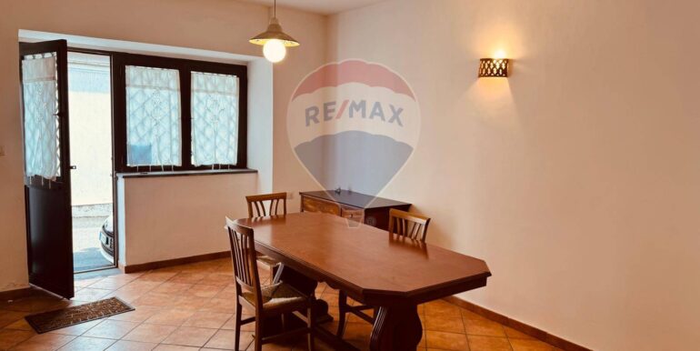 2025100785711-992014-7