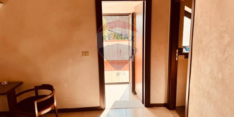 2025100785715-992014-9