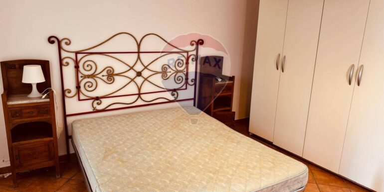 2025100785717-992014-10