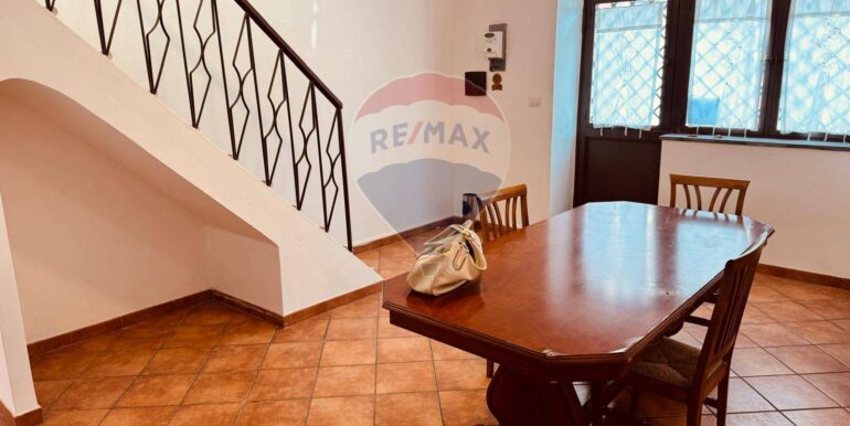 2025100785724-992014-13