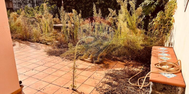 2025100785729-992014-15