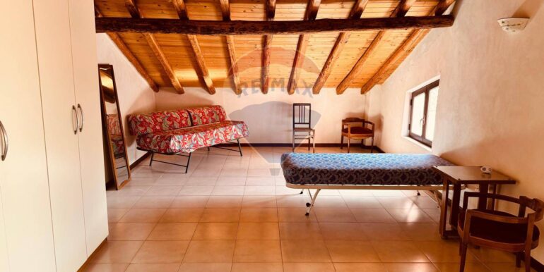 2025100785737-992014-18