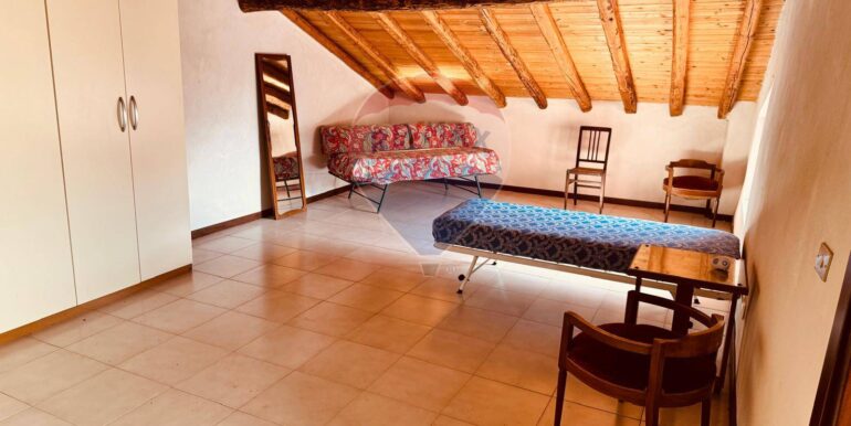 2025100785739-992014-19