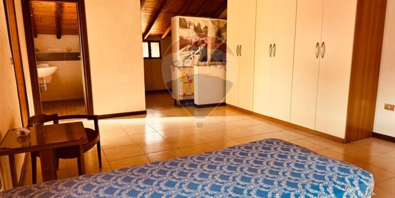 2025100785741-992014-20