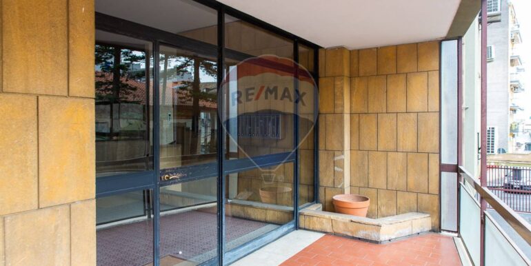 20251008125629-977010-43