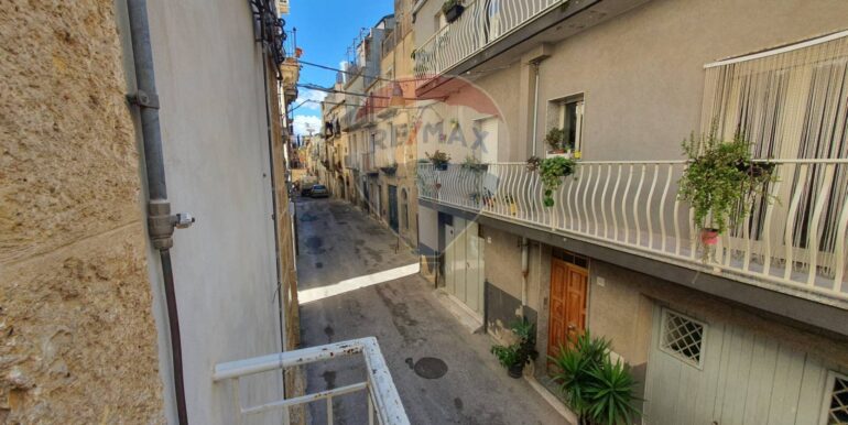 20251008180216-992565-5