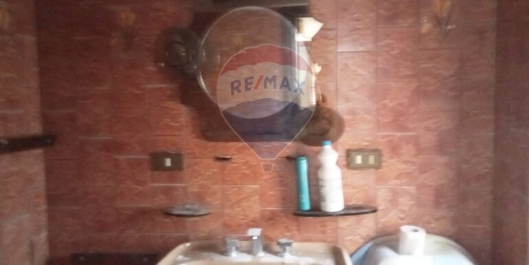 20251008182029-991591-12