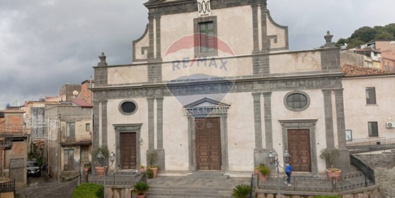 20251008182039-991591-14