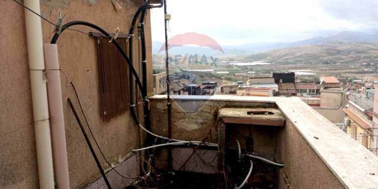 20251008182044-991591-15