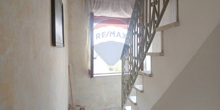 20251008183615-991591-18