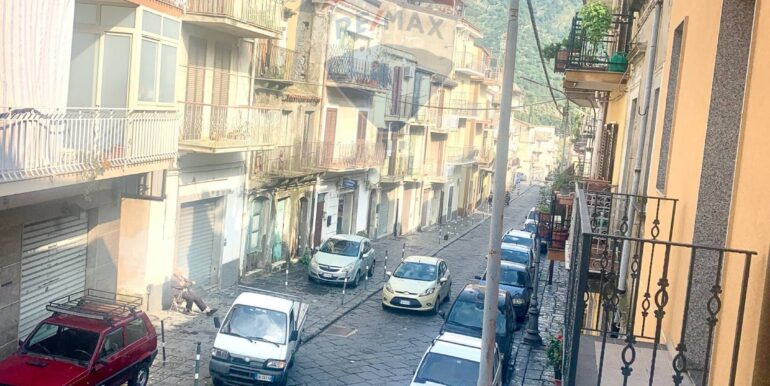 20251009121712-992696-3