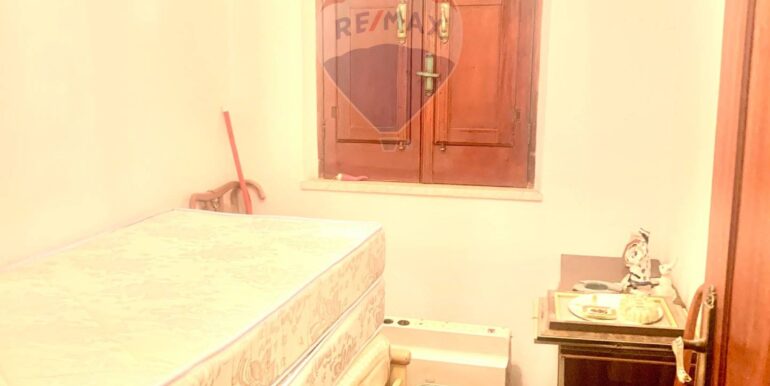 20251009121719-992696-19