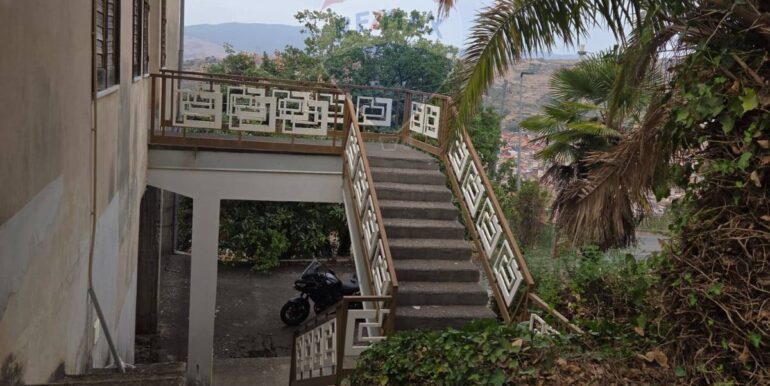 20251009165458-992773-7