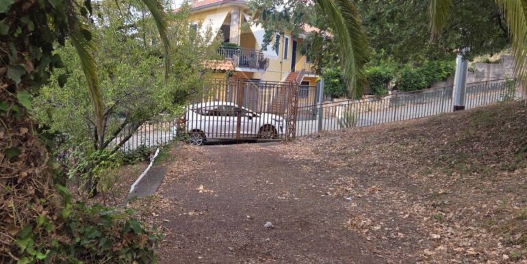 20251009165510-992773-10