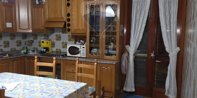 20251009170143-992773-18