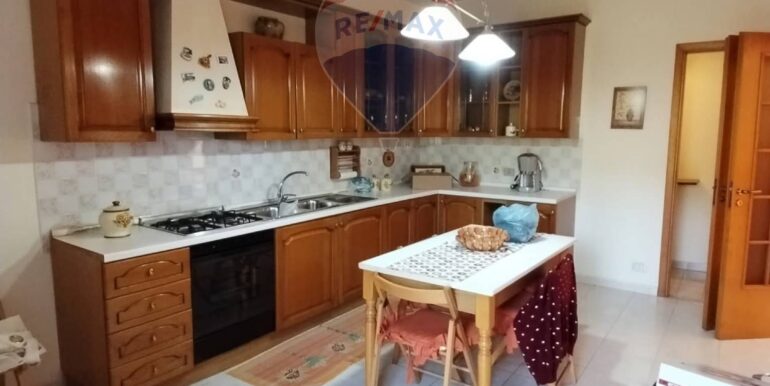 20251009220633-992822-10