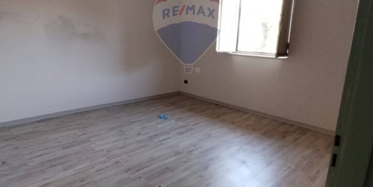 20251009220646-992822-15