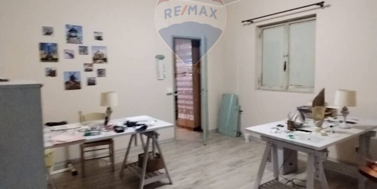 20251009220650-992822-17