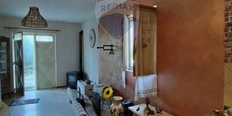 20251009220655-992822-19