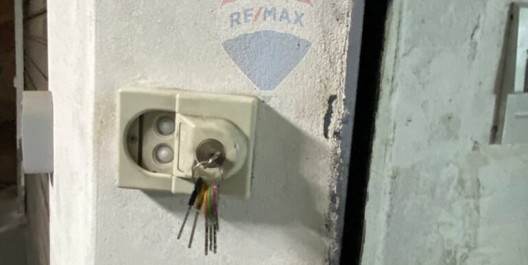 20251009233505-992825-6