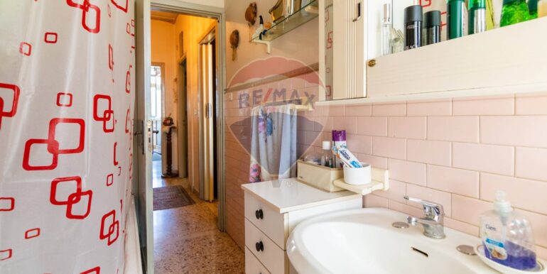 20251010111206-992864-18