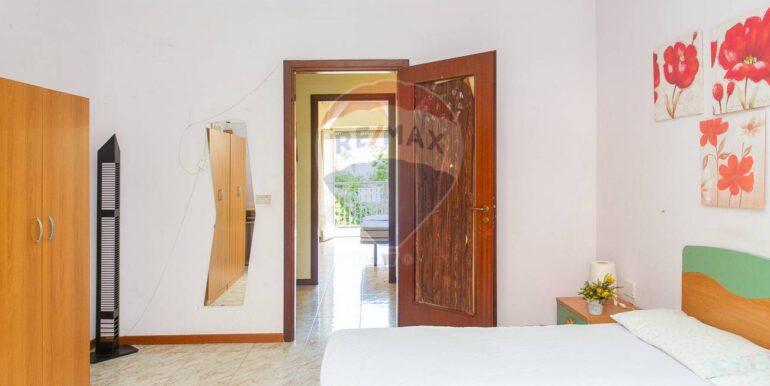 20251013171136-993382-18