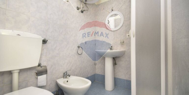 20251013231059-993485-21