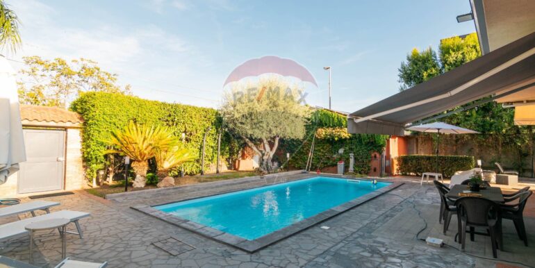 2025101400026-993483-7