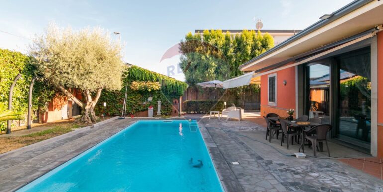 2025101400029-993483-8