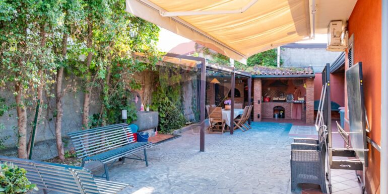 2025101400042-993483-12