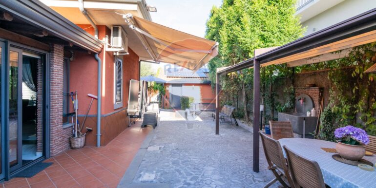 2025101400049-993483-14