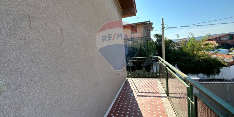 20251014202334-993711-11