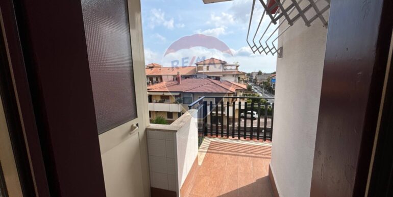 20251015161608-993844-16