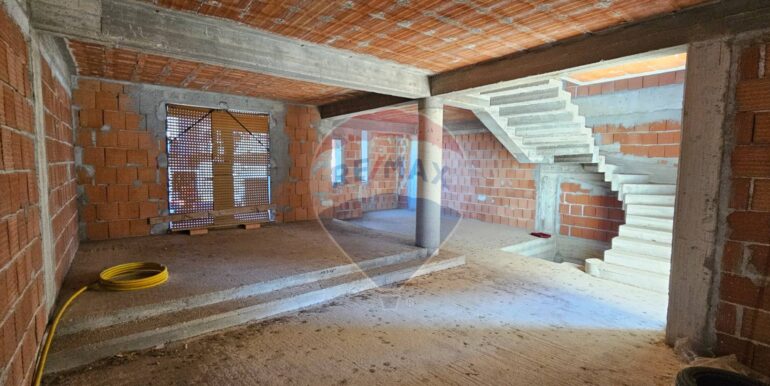 20251015194240-993681-1