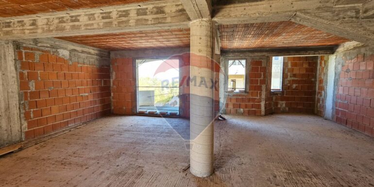 20251015194303-993681-8