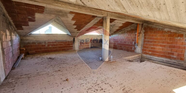 20251015194315-993681-12