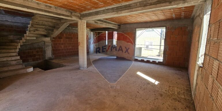 20251015194333-993681-18