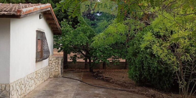 20251015220438-993842-1