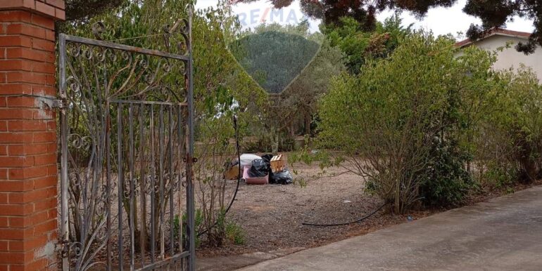 20251015220443-993842-2