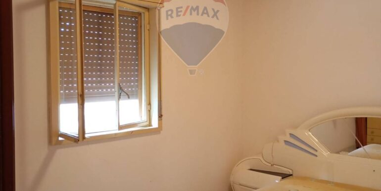 20251015220455-993842-6